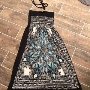 Soft dress with tie around neck